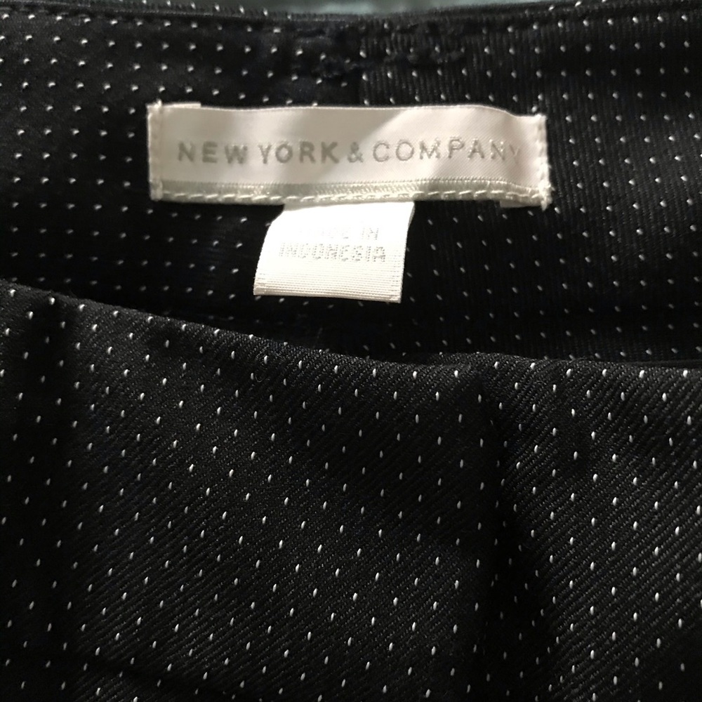 Slacks. 4 pockets. Versatile wear.